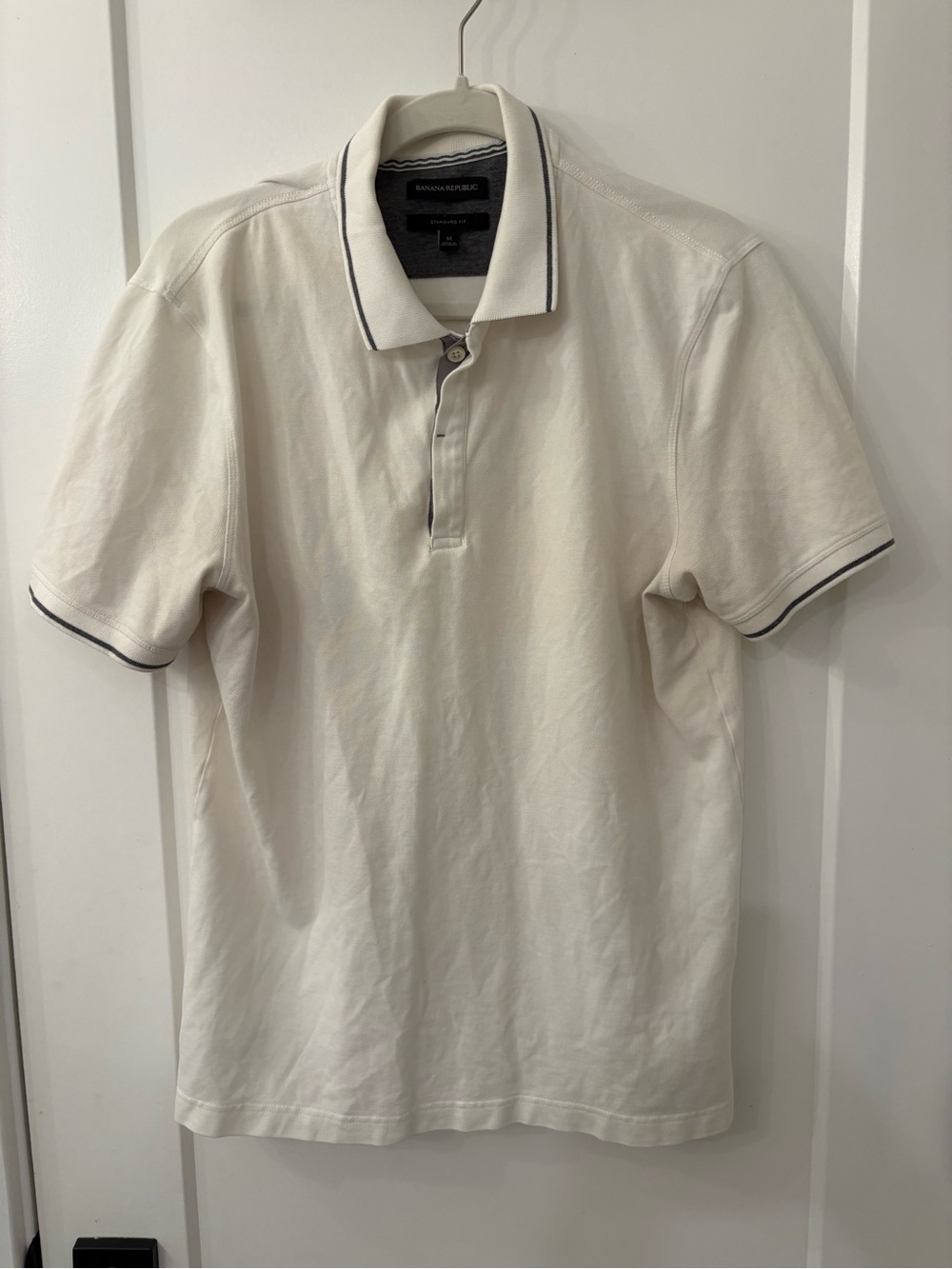 Banana Republic Men’s Polo with Navy Trim Size Medium